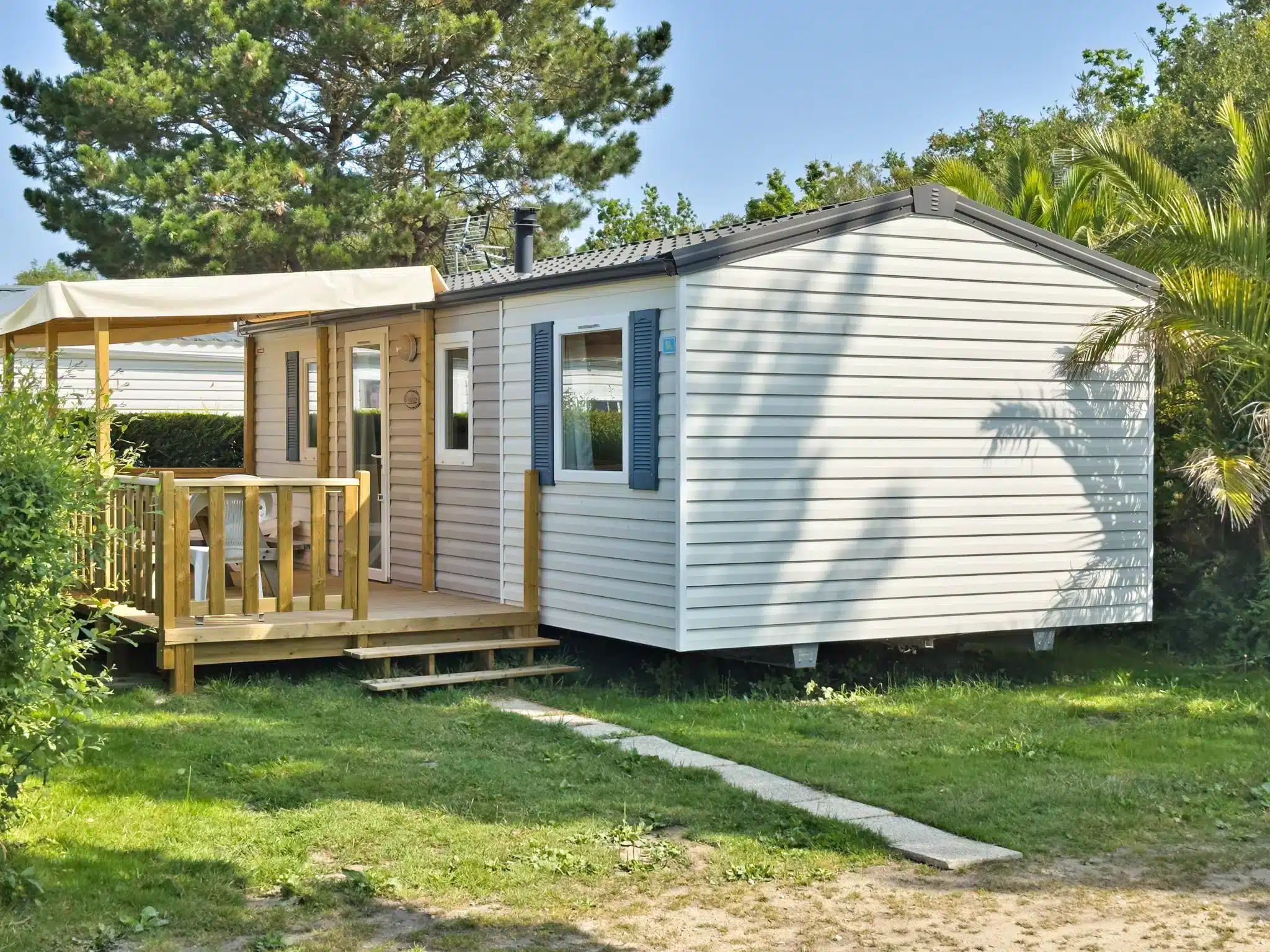 Mobil-home 3 chambres avec terrasse semi-couverte, camping paradis les palmiers, Morbihan